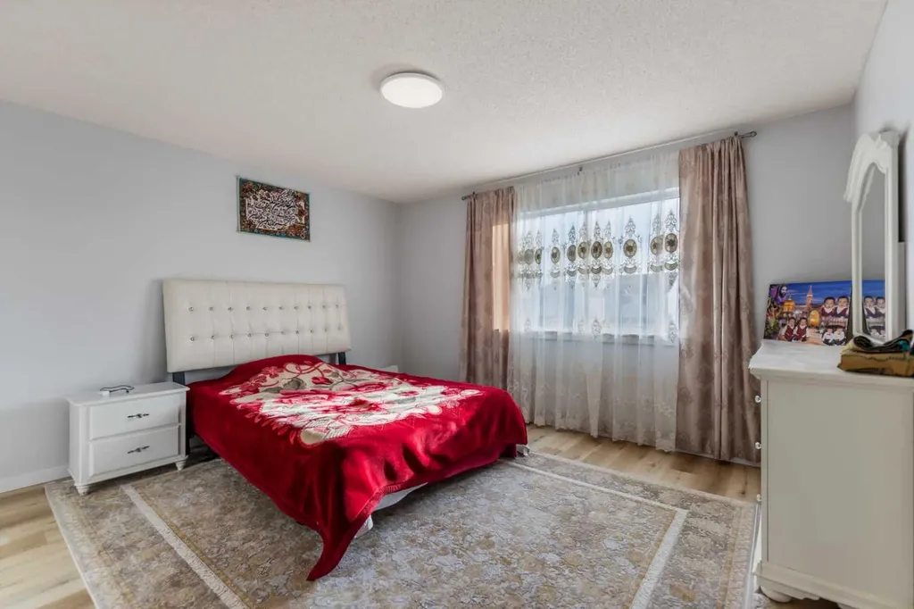 3806 Catalina Boulevard NE Calgary AB T1Y 6Y3