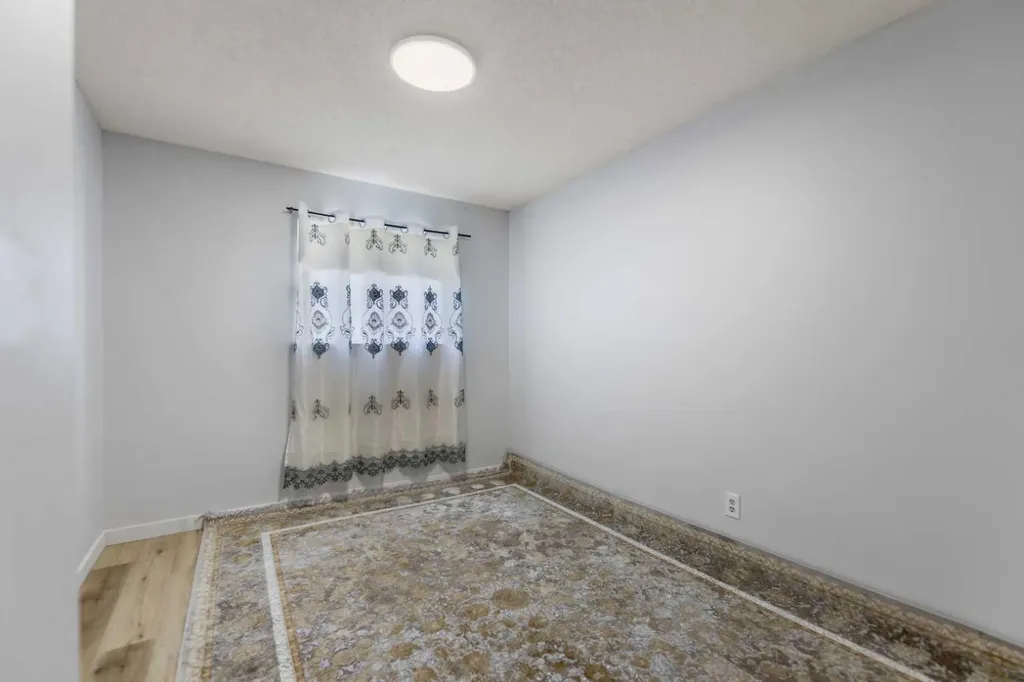 3806 Catalina Boulevard NE Calgary AB T1Y 6Y3