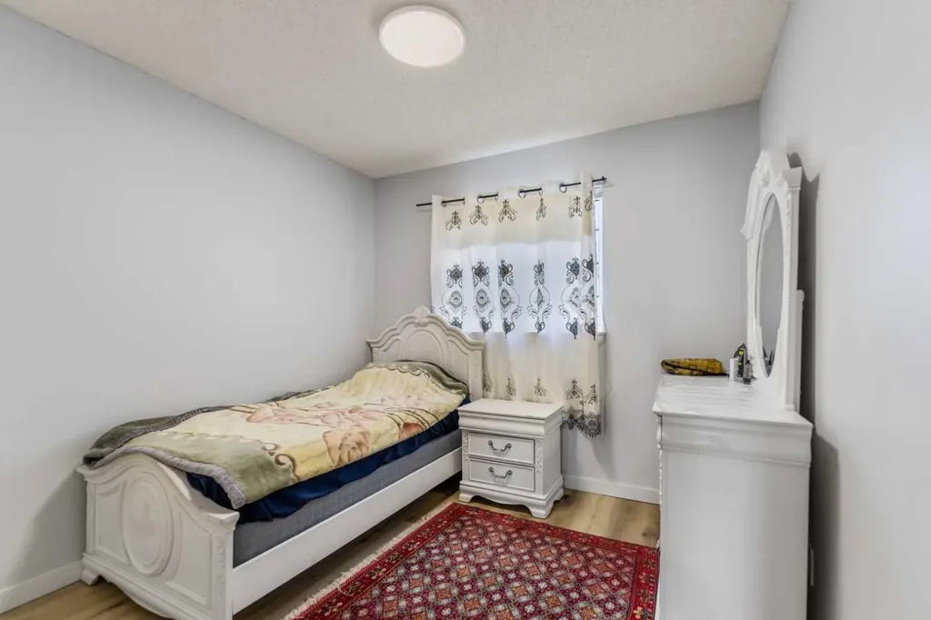 3806 Catalina Boulevard NE Calgary AB T1Y 6Y3