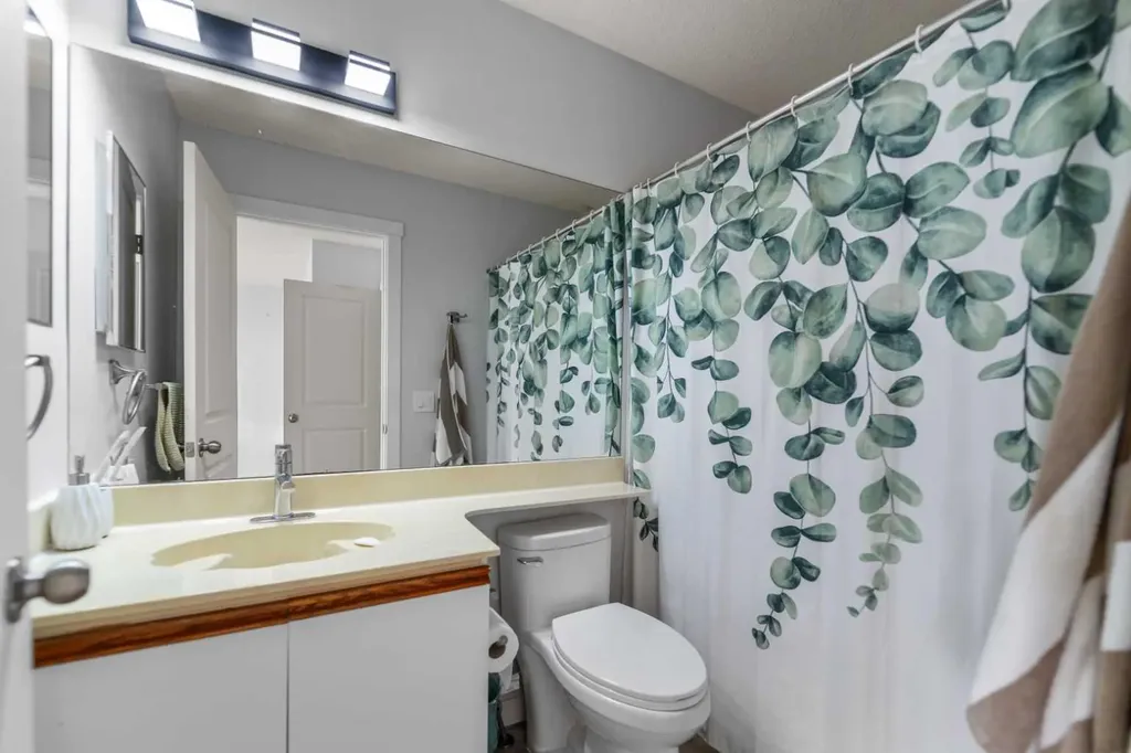 3806 Catalina Boulevard NE Calgary AB T1Y 6Y3