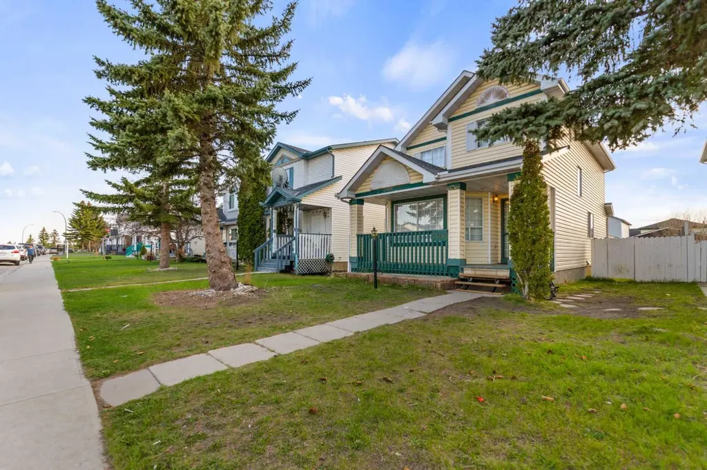 3806 Catalina Boulevard NE Calgary AB T1Y 6Y3