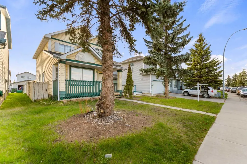 3806 Catalina Boulevard NE Calgary AB T1Y 6Y3