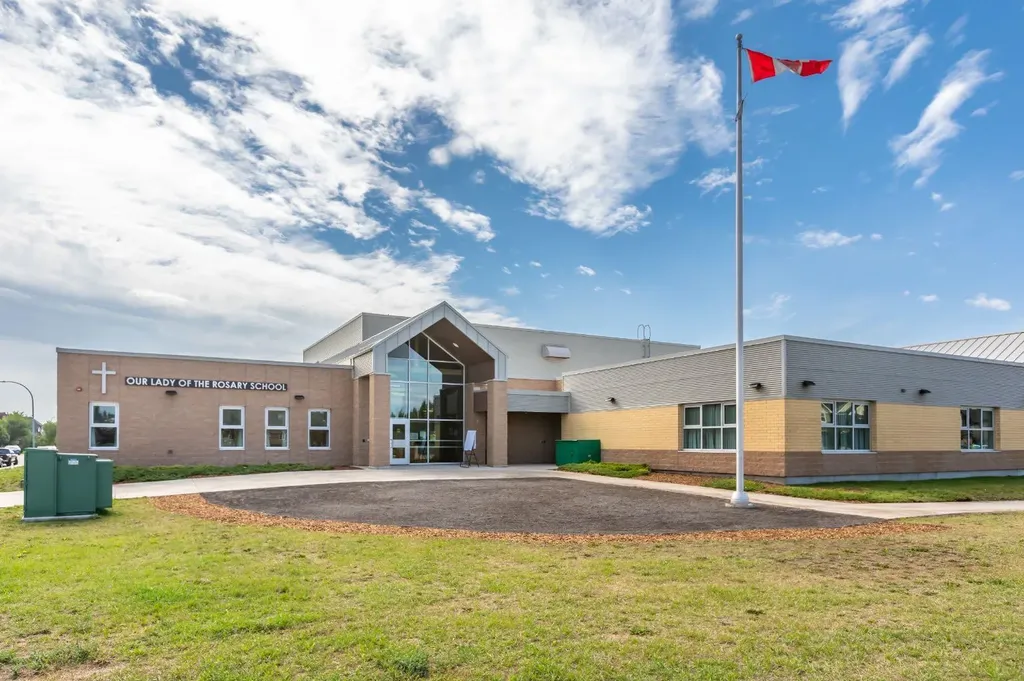 30 Cranfield Link SE Calgary AB T3M 0C4
