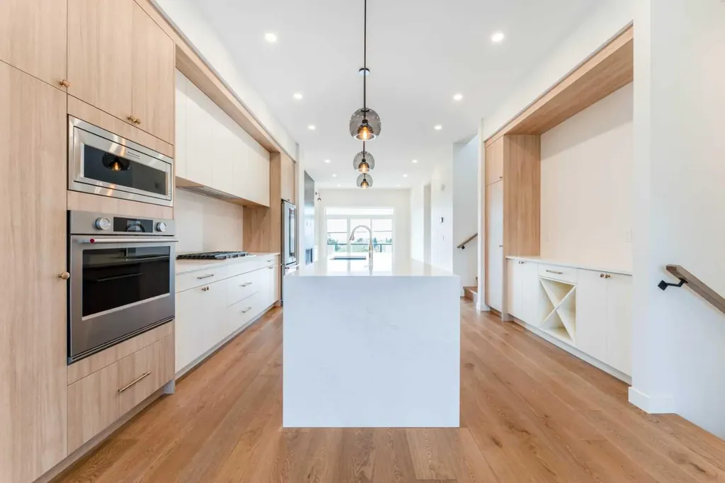 90 Hartford Road NW Calgary AB T2K 2A5