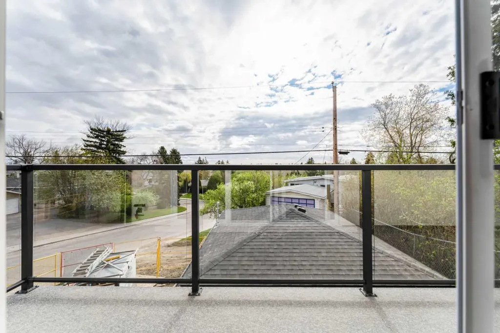 90 Hartford Road NW Calgary AB T2K 2A5