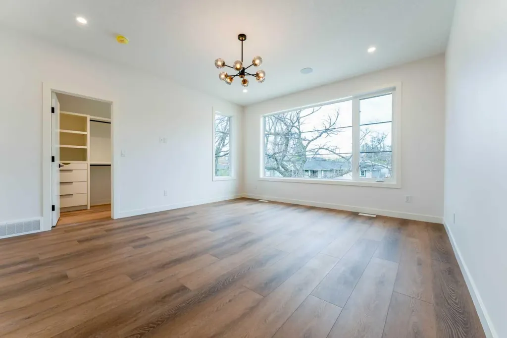 90 Hartford Road NW Calgary AB T2K 2A5