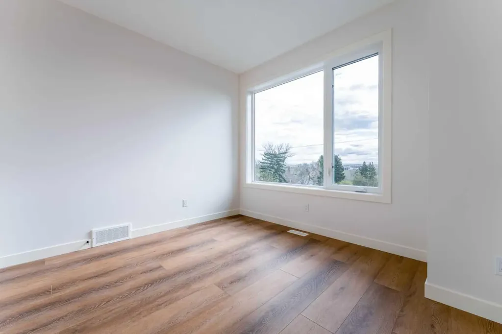 90 Hartford Road NW Calgary AB T2K 2A5