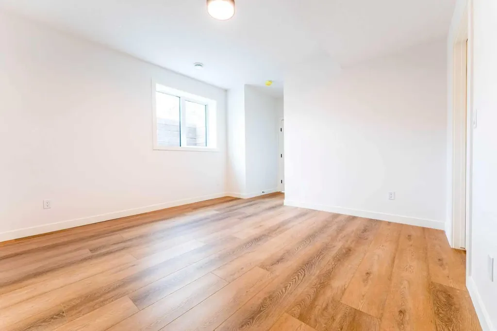 90 Hartford Road NW Calgary AB T2K 2A5