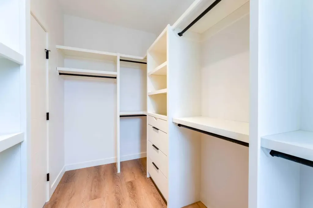 90 Hartford Road NW Calgary AB T2K 2A5