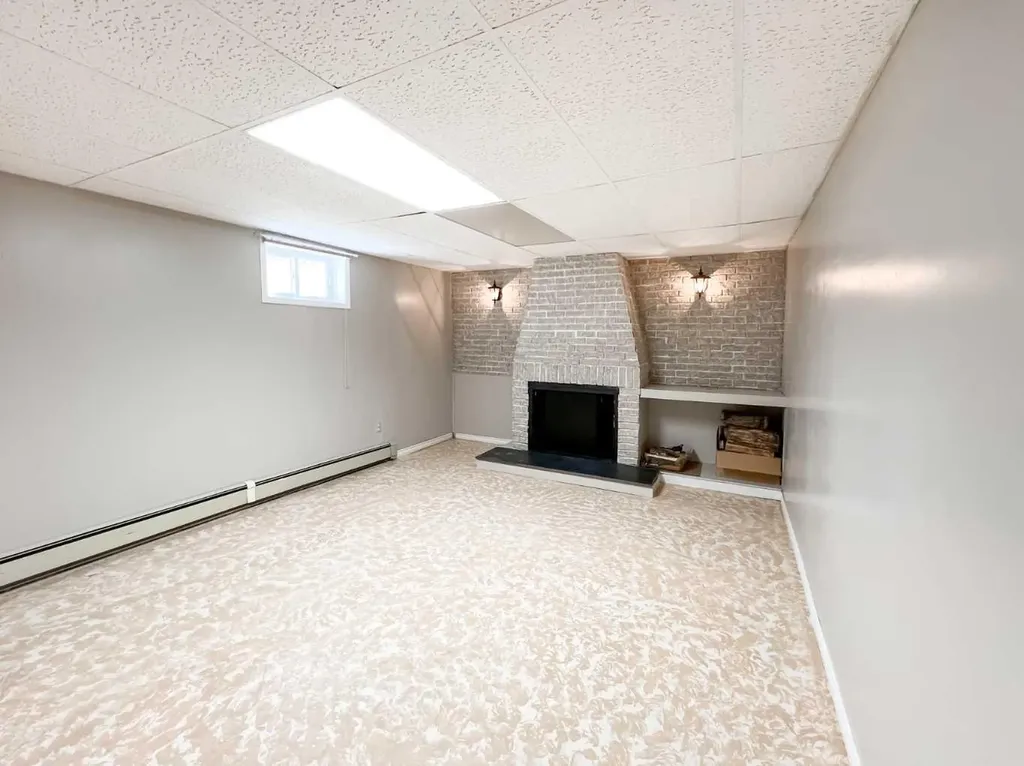 107 4 Avenue SW Falher AB T0H 1M0