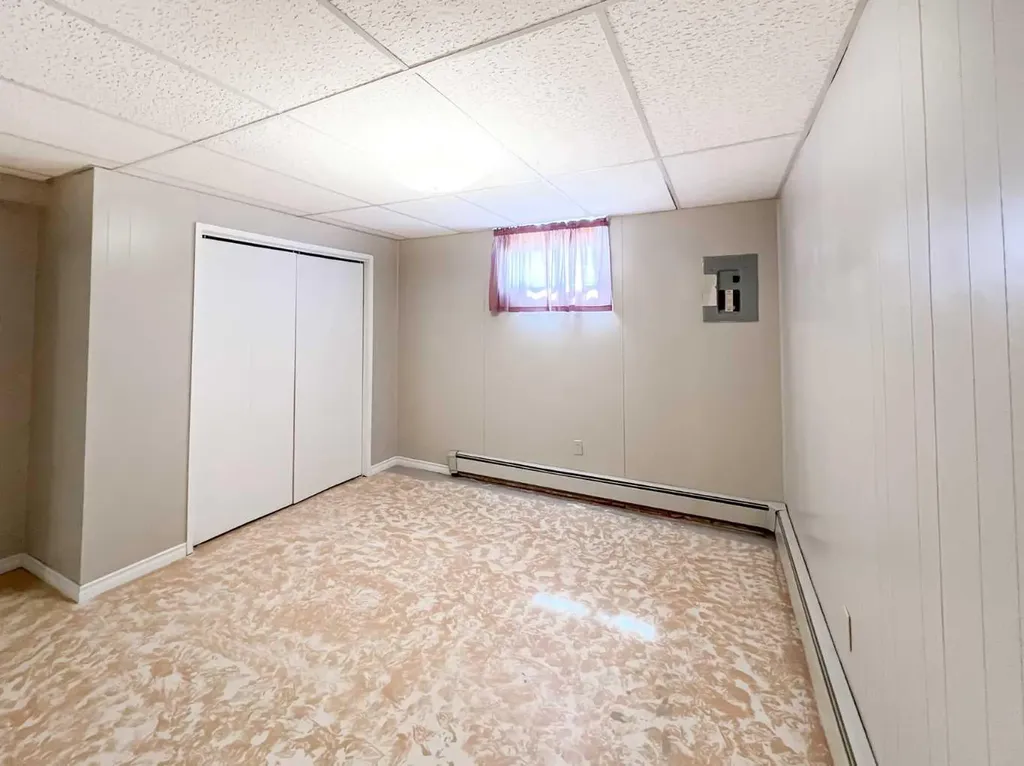 107 4 Avenue SW Falher AB T0H 1M0