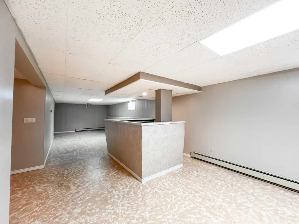 107 4 Avenue SW Falher AB T0H 1M0