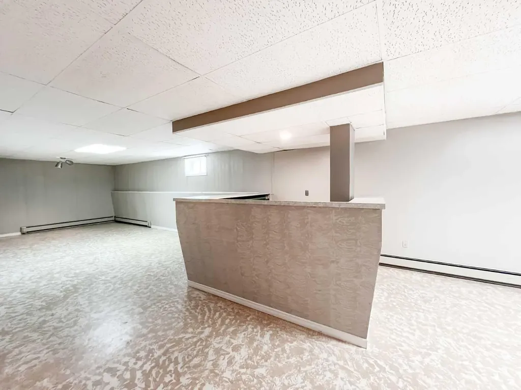 107 4 Avenue SW Falher AB T0H 1M0