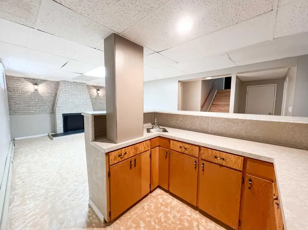 107 4 Avenue SW Falher AB T0H 1M0
