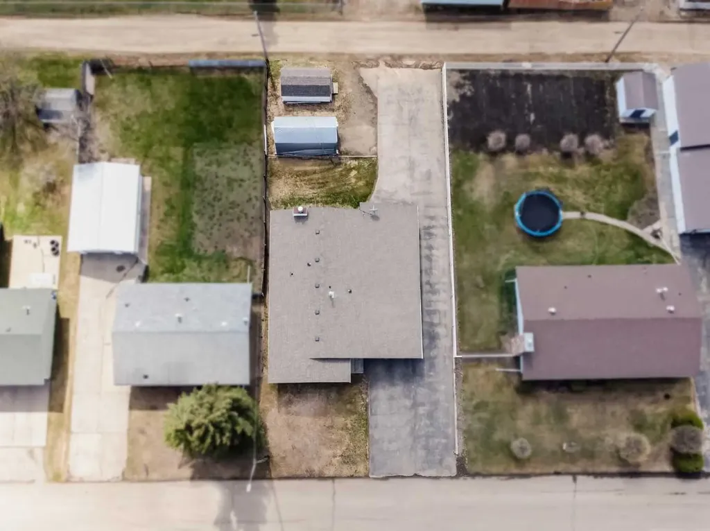 107 4 Avenue SW Falher AB T0H 1M0
