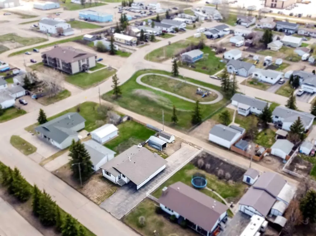107 4 Avenue SW Falher AB T0H 1M0