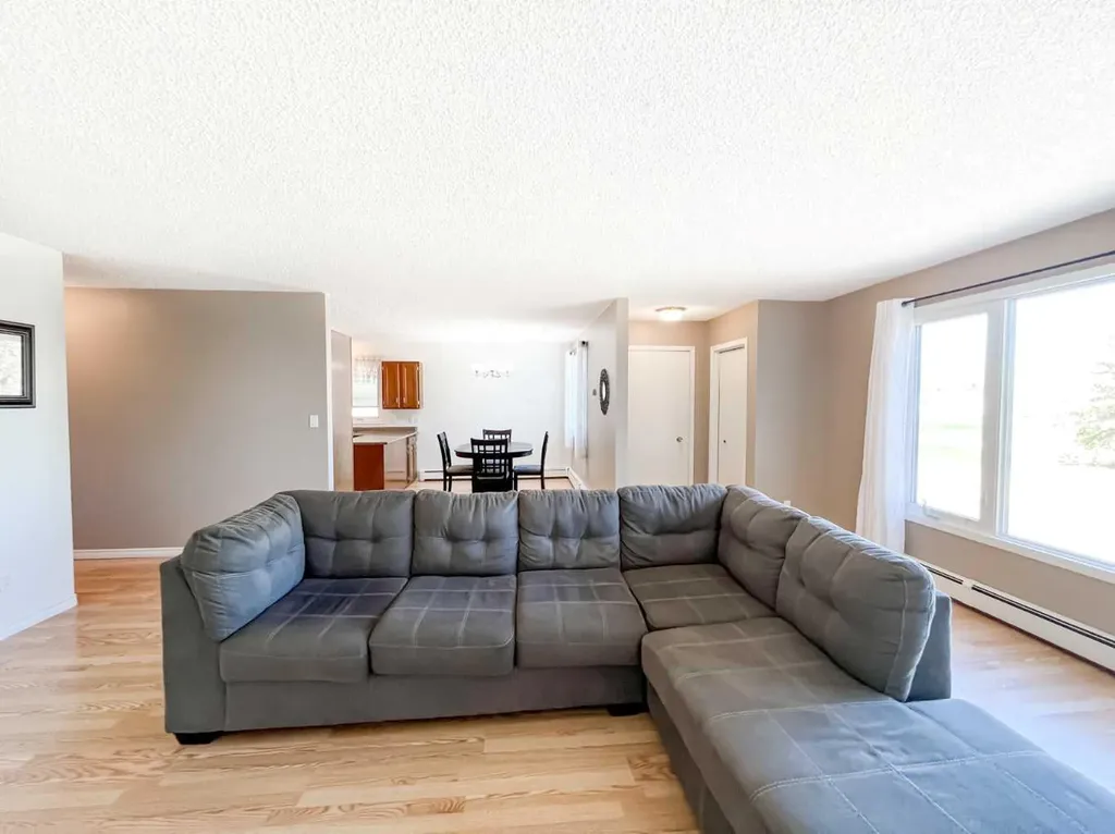 107 4 Avenue SW Falher AB T0H 1M0