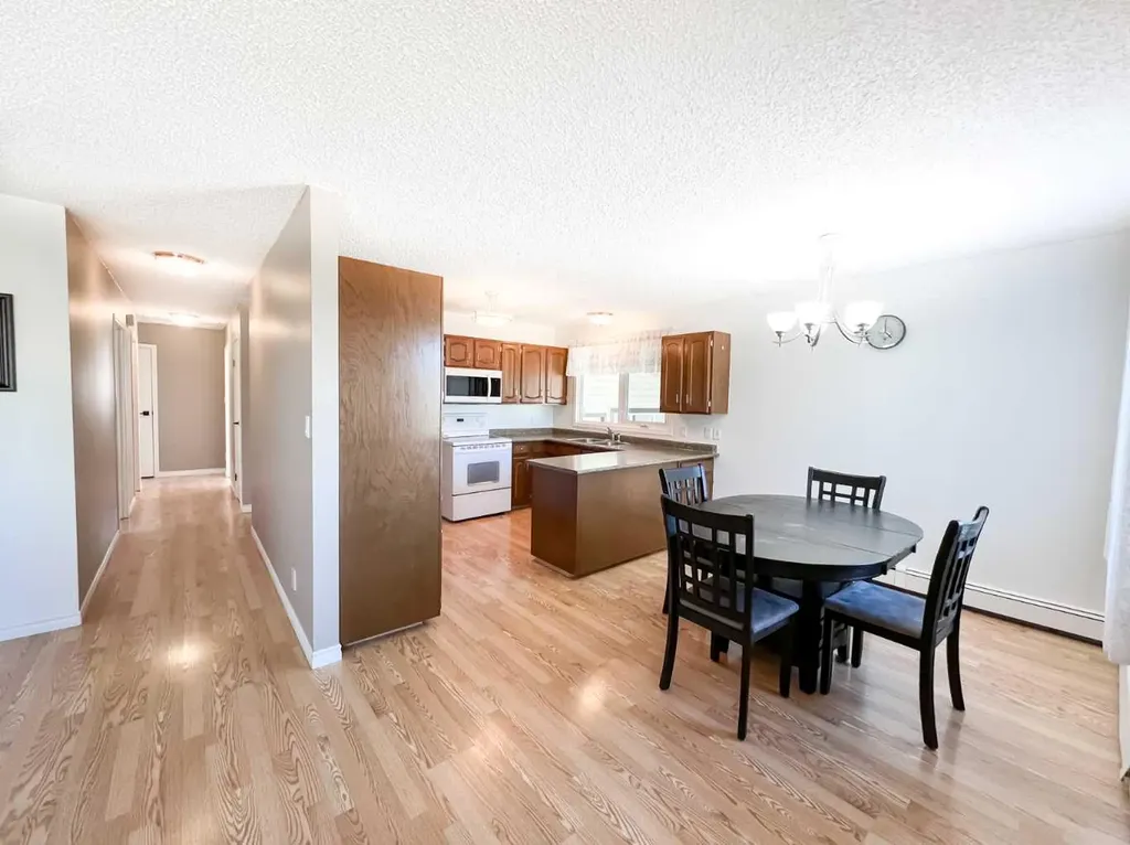 107 4 Avenue SW Falher AB T0H 1M0