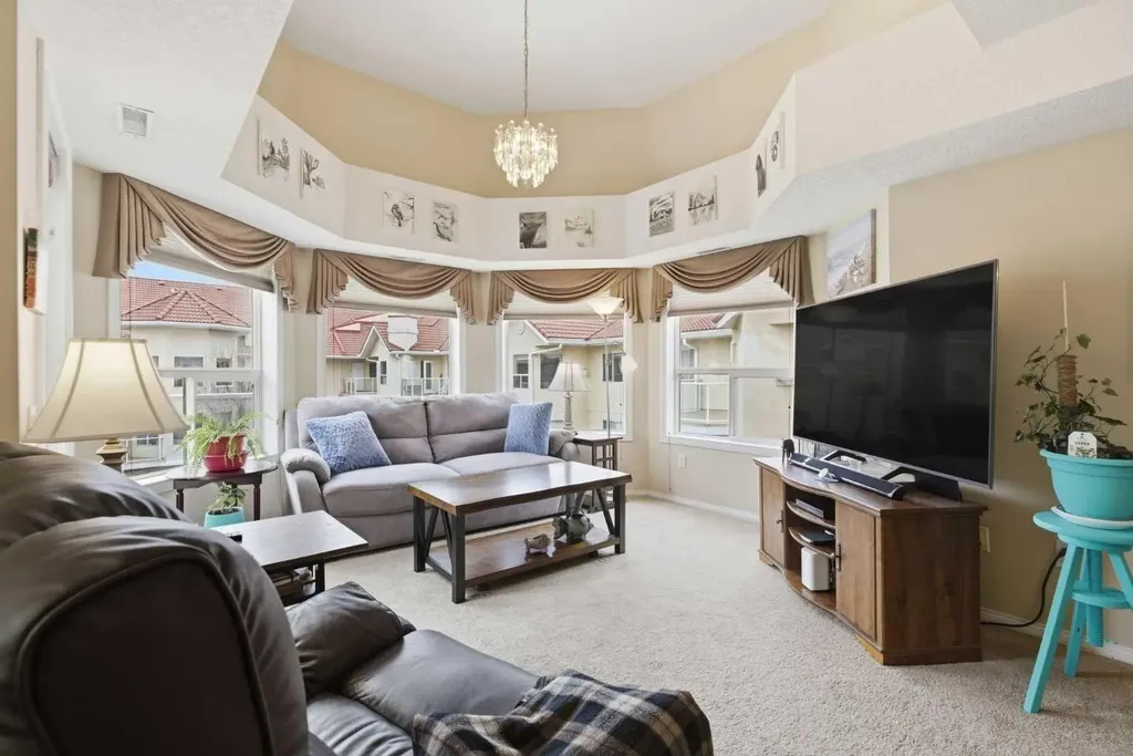 1818 Simcoe Boulevard SW Calgary AB T3H 3L9
