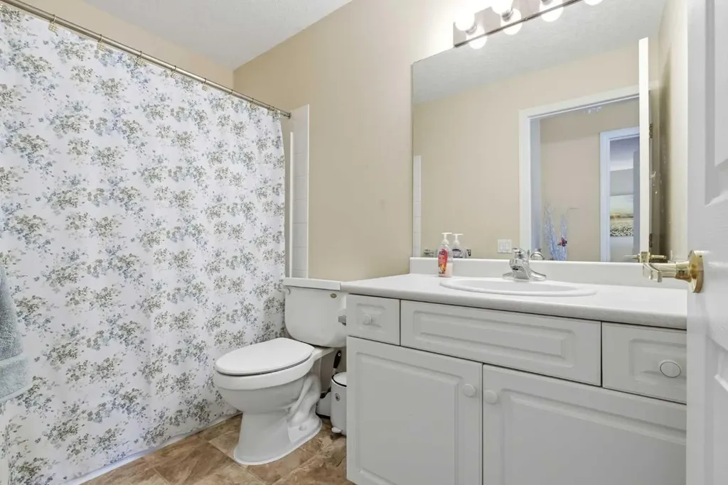 1818 Simcoe Boulevard SW Calgary AB T3H 3L9
