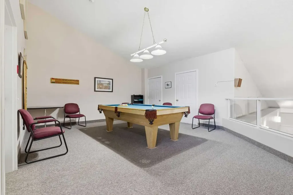 1818 Simcoe Boulevard SW Calgary AB T3H 3L9