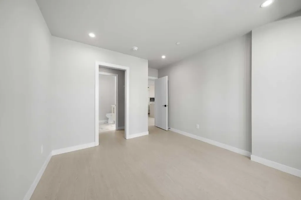 8375 Broadcast Avenue SW Calgary AB T3H 6N2