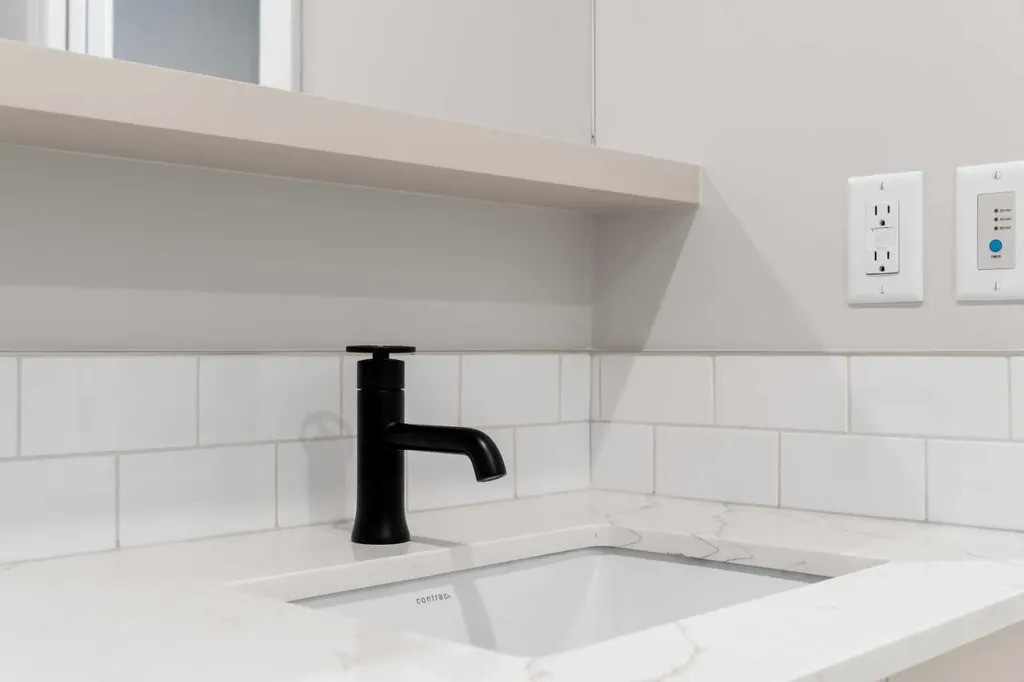 8375 Broadcast Avenue SW Calgary AB T3H 6N2