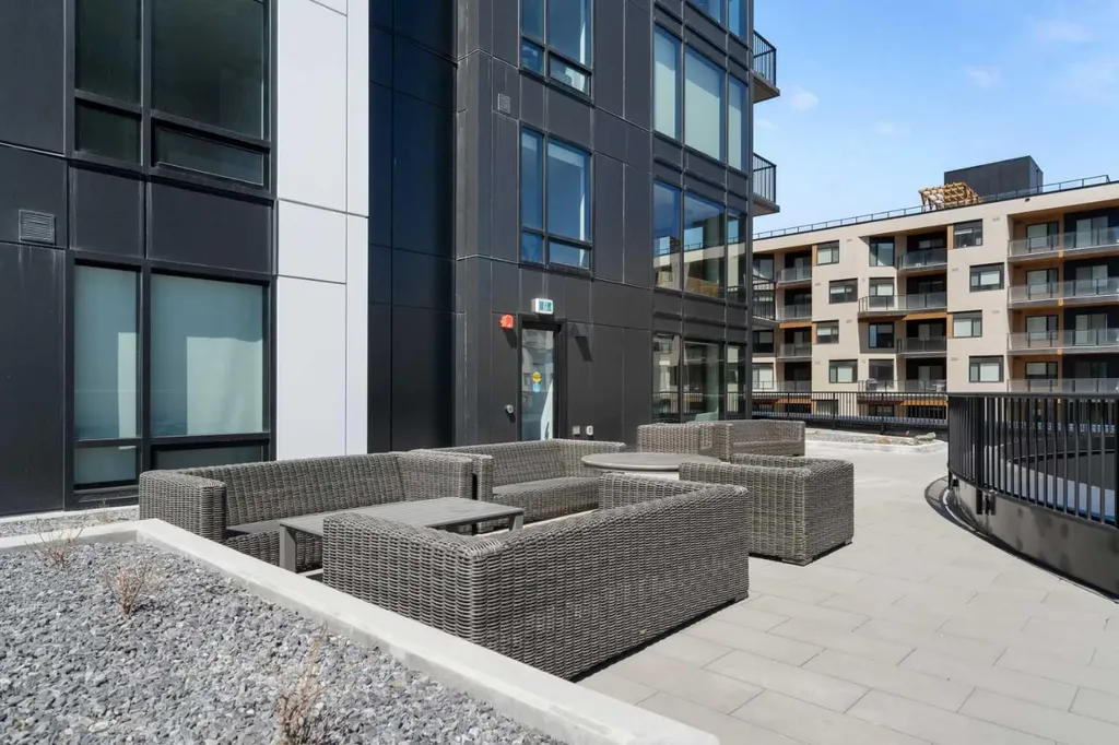 8375 Broadcast Avenue SW Calgary AB T3H 6N2