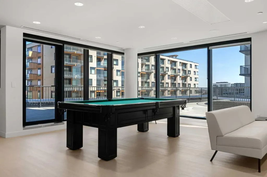 8375 Broadcast Avenue SW Calgary AB T3H 6N2