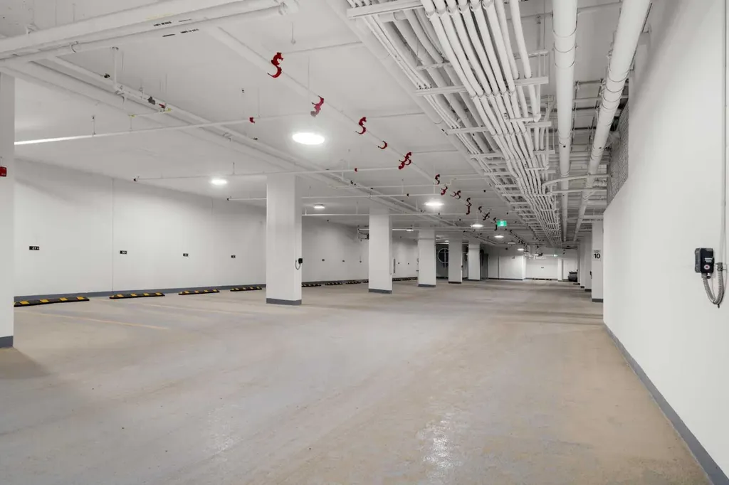 8375 Broadcast Avenue SW Calgary AB T3H 6N2