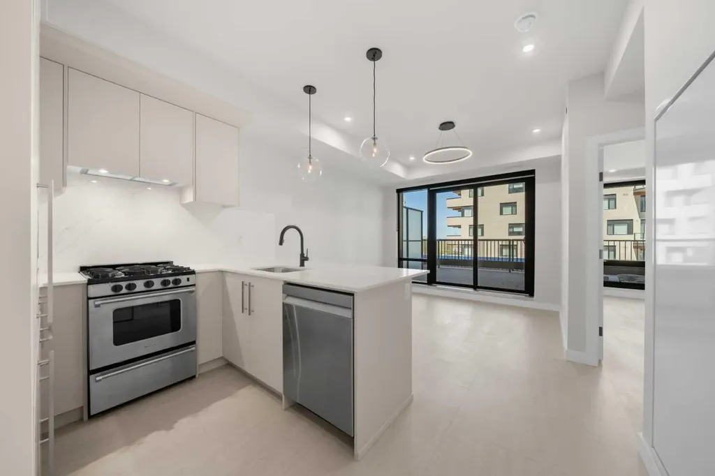 8375 Broadcast Avenue SW Calgary AB T3H 6N2
