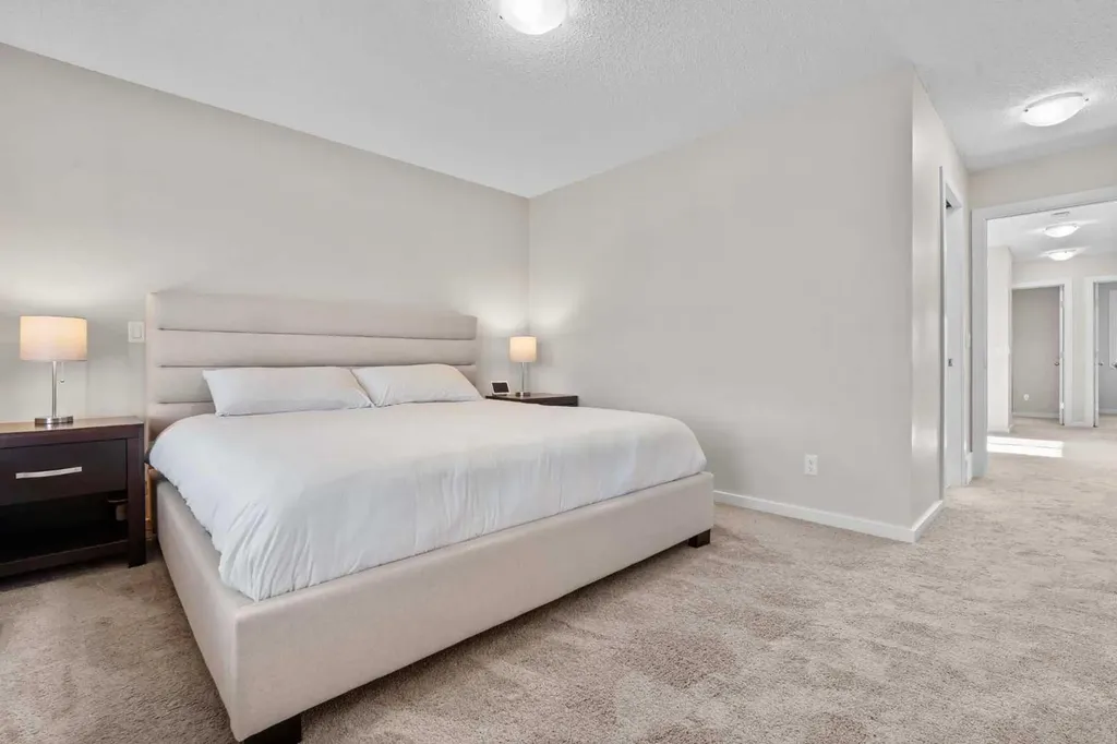 567 Evansborough Way NW Calgary AB T3P0M7
