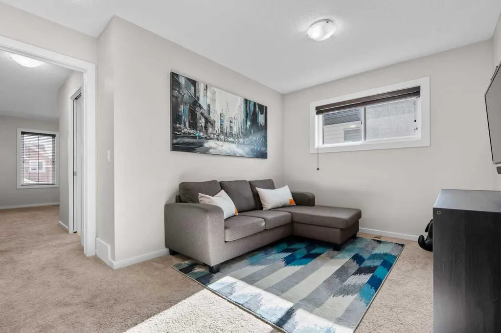567 Evansborough Way NW Calgary AB T3P0M7