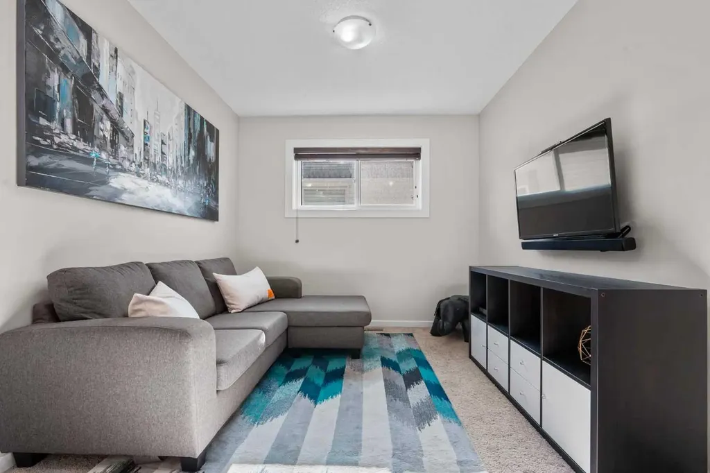 567 Evansborough Way NW Calgary AB T3P0M7