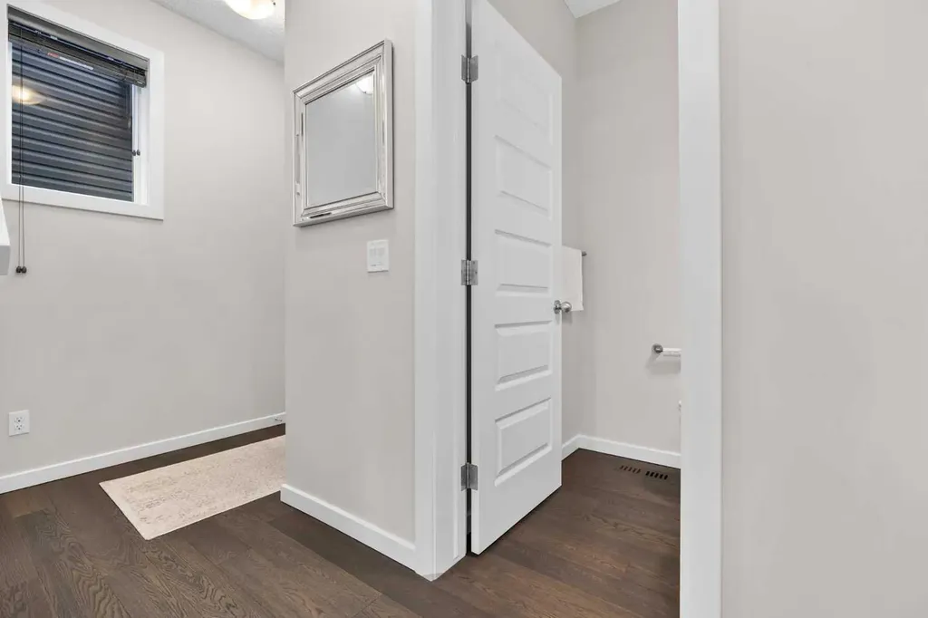 567 Evansborough Way NW Calgary AB T3P0M7