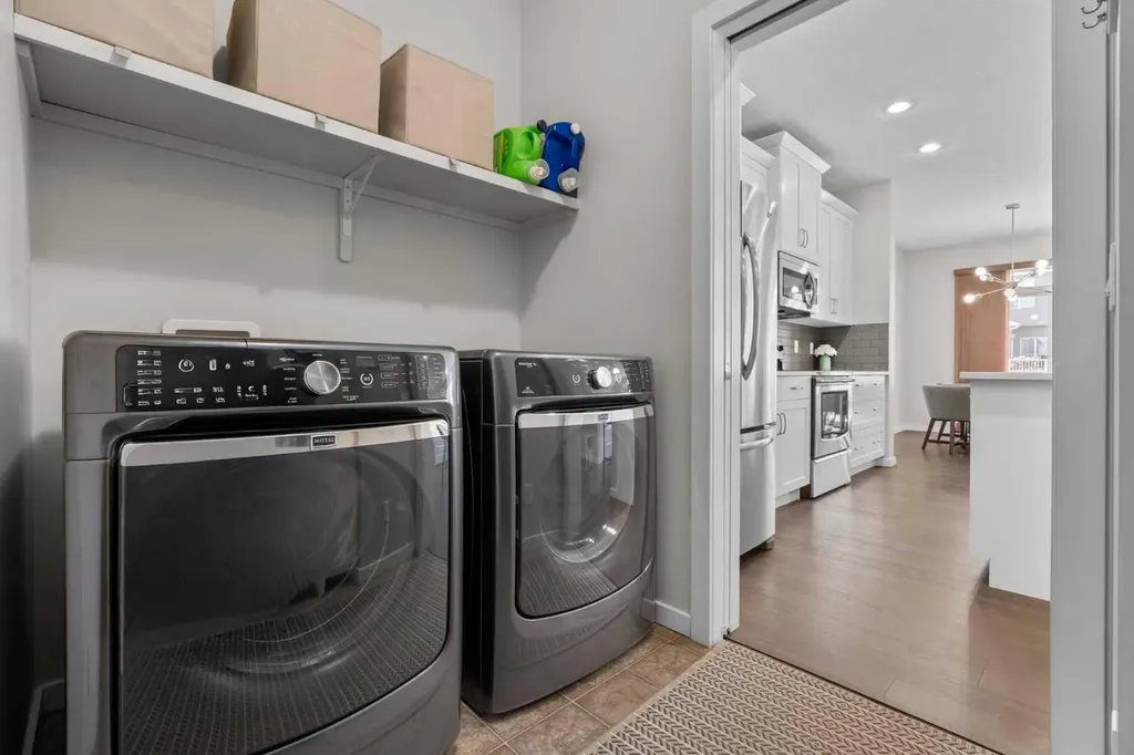 567 Evansborough Way NW Calgary AB T3P0M7