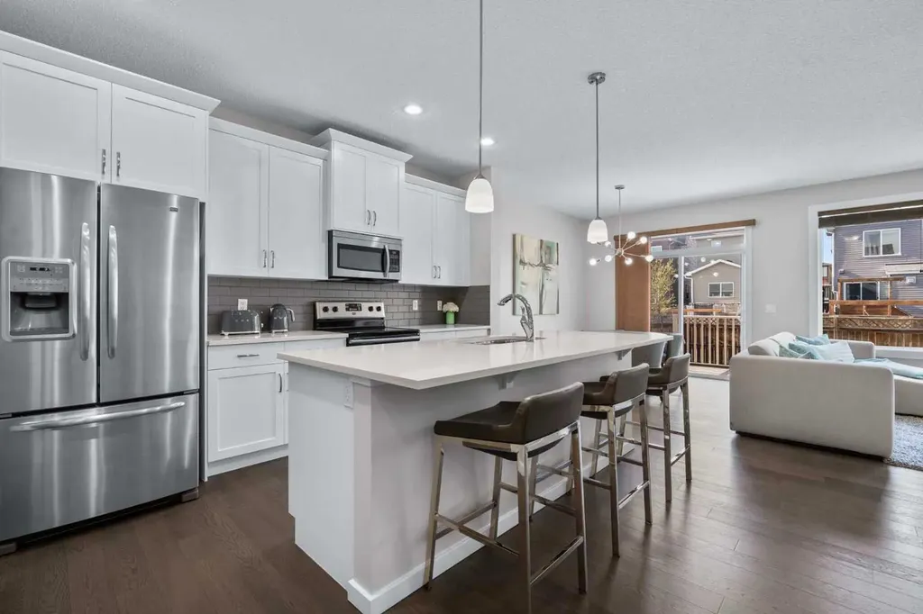 567 Evansborough Way NW Calgary AB T3P0M7