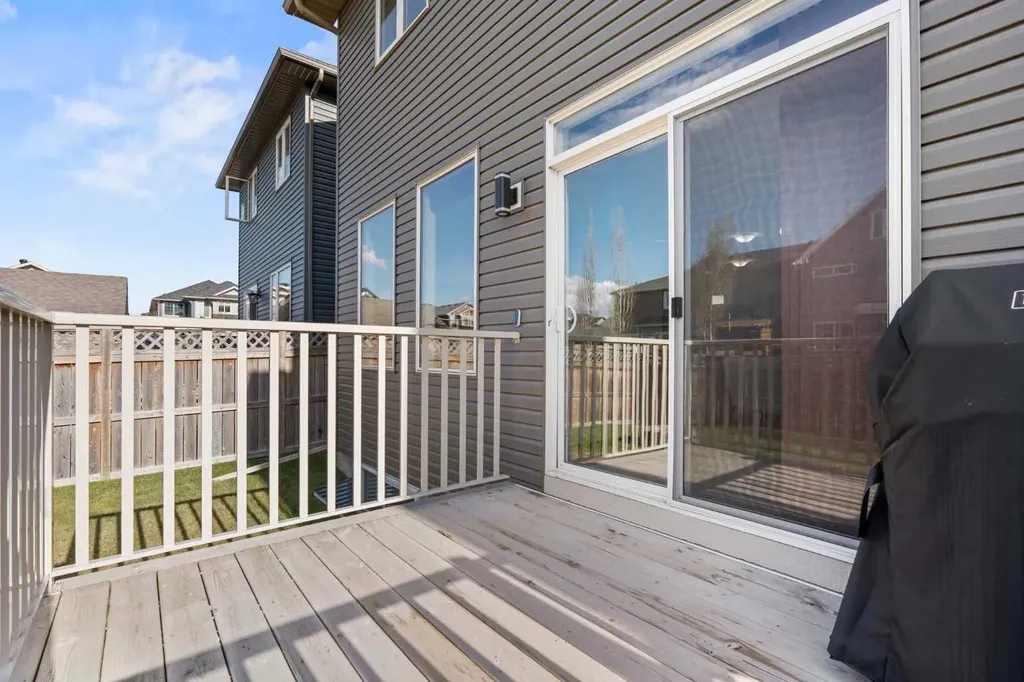 567 Evansborough Way NW Calgary AB T3P0M7