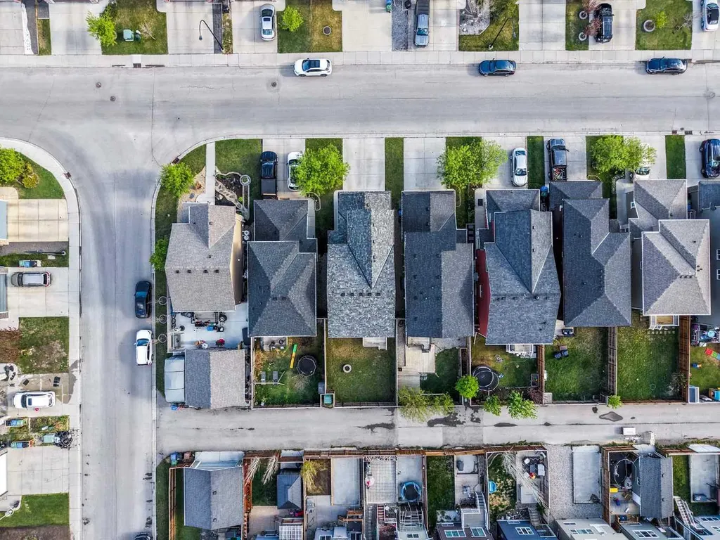 567 Evansborough Way NW Calgary AB T3P0M7