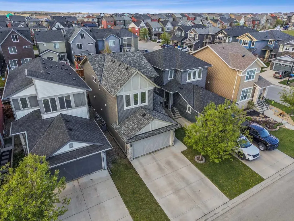 567 Evansborough Way NW Calgary AB T3P0M7