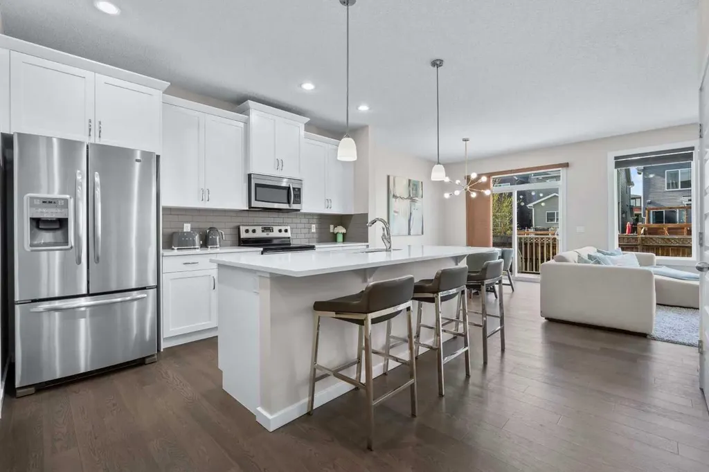 567 Evansborough Way NW Calgary AB T3P0M7