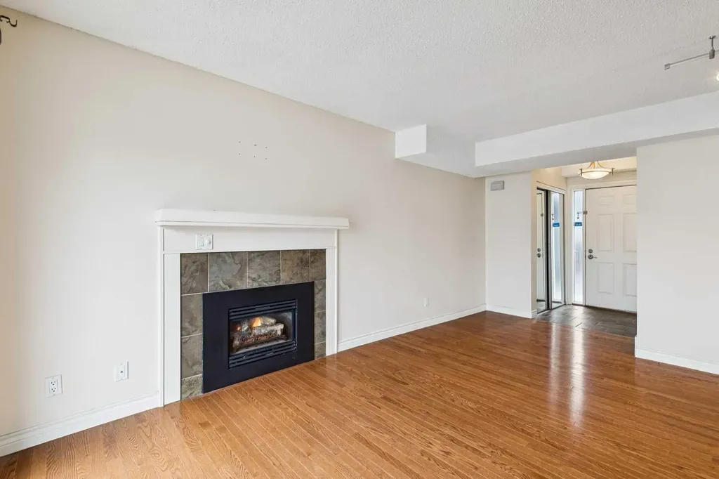 123 13 Avenue NE Calgary AB T2E 1B5