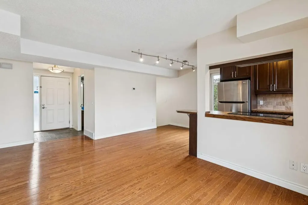 123 13 Avenue NE Calgary AB T2E 1B5