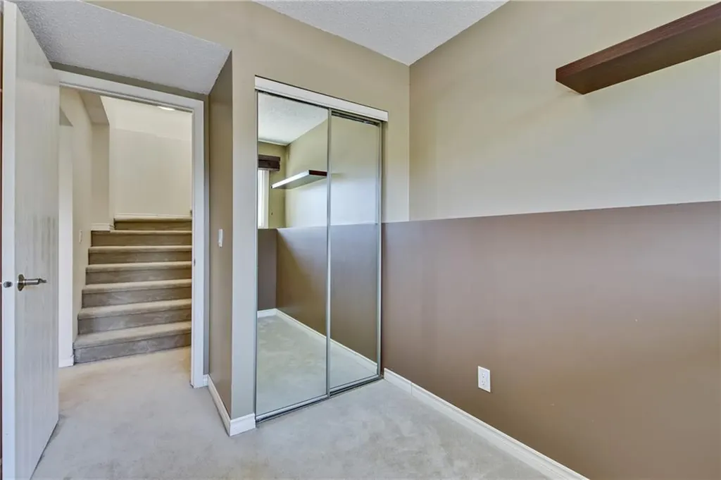 123 13 Avenue NE Calgary AB T2E 1B5