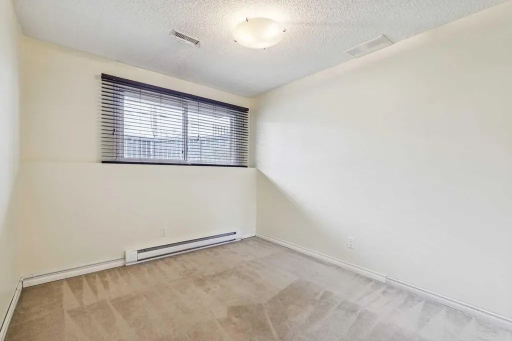 123 13 Avenue NE Calgary AB T2E 1B5