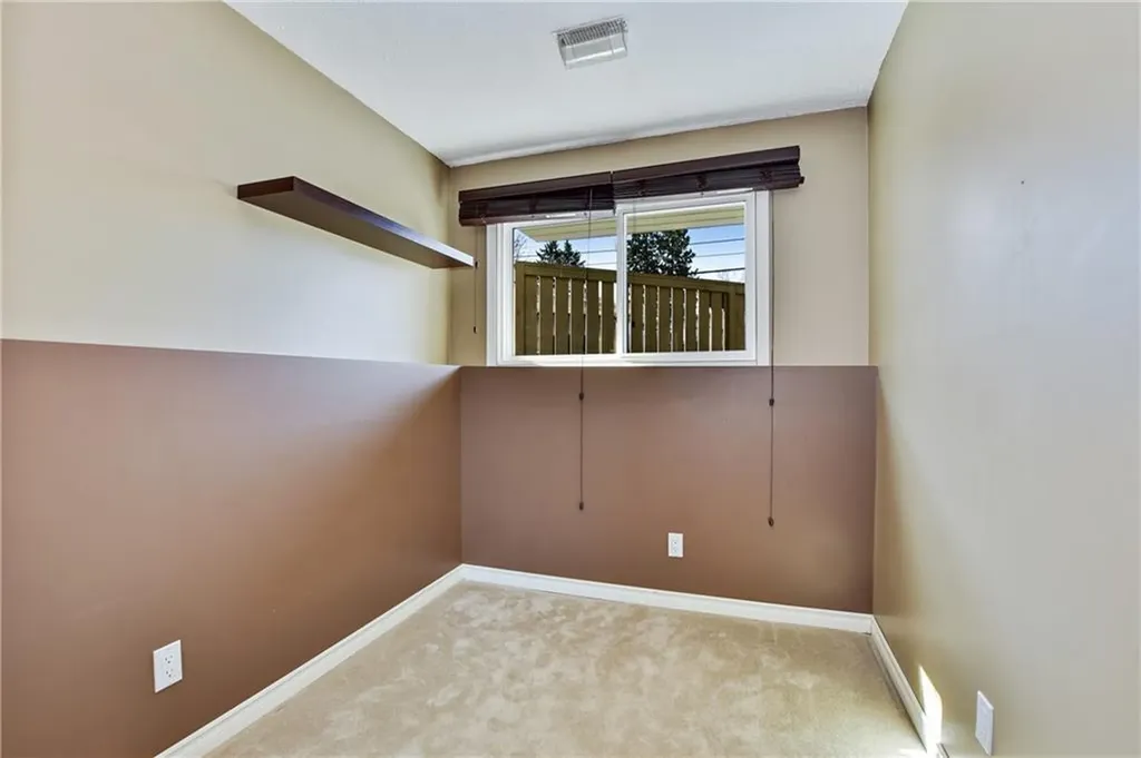 123 13 Avenue NE Calgary AB T2E 1B5