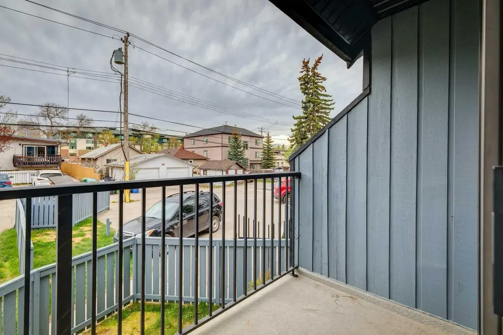 123 13 Avenue NE Calgary AB T2E 1B5