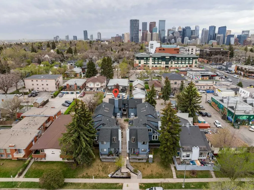 123 13 Avenue NE Calgary AB T2E 1B5