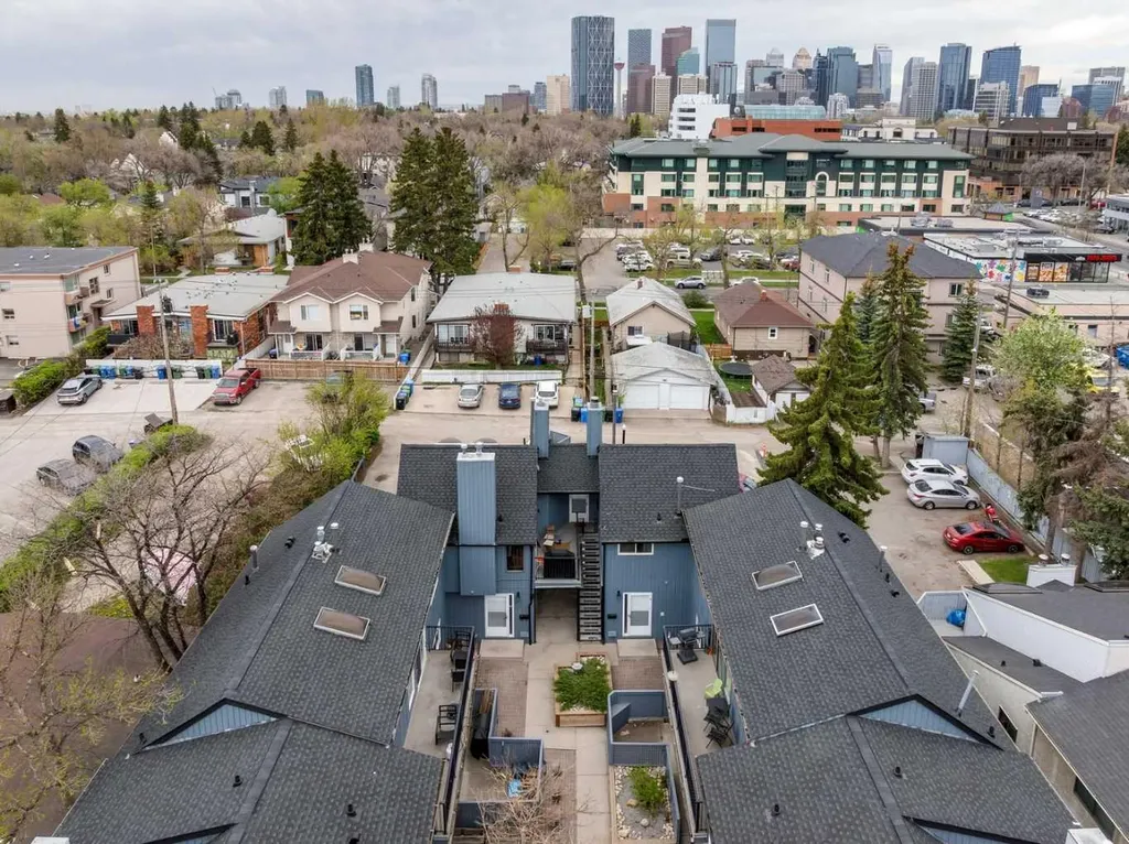 123 13 Avenue NE Calgary AB T2E 1B5