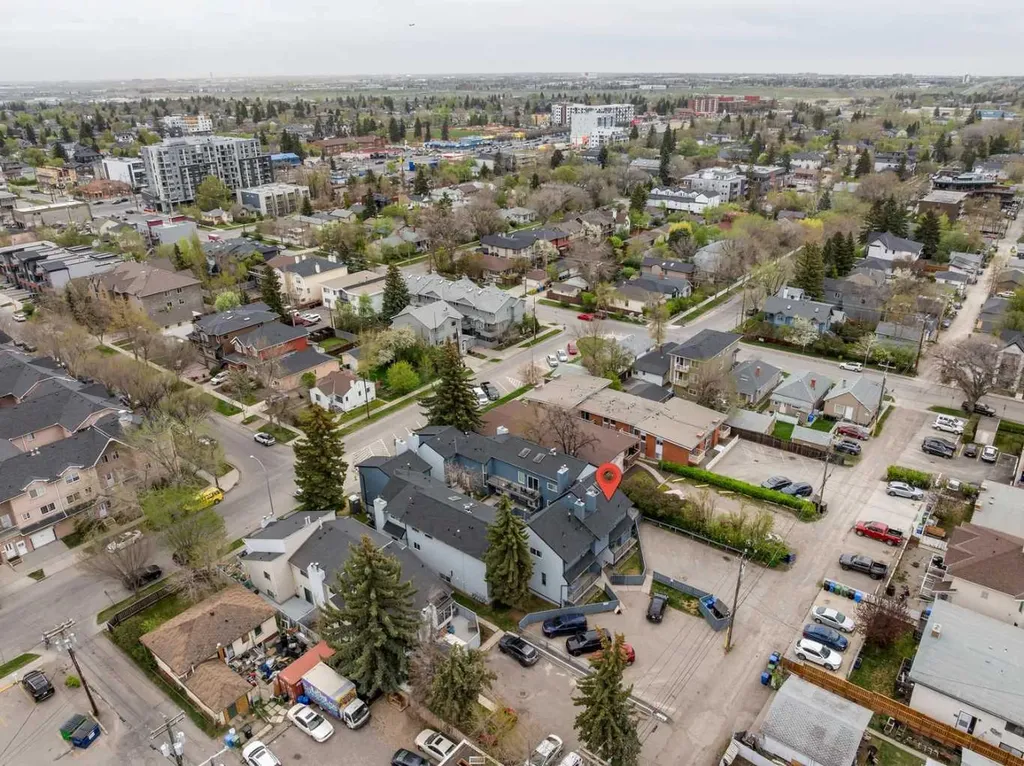 123 13 Avenue NE Calgary AB T2E 1B5